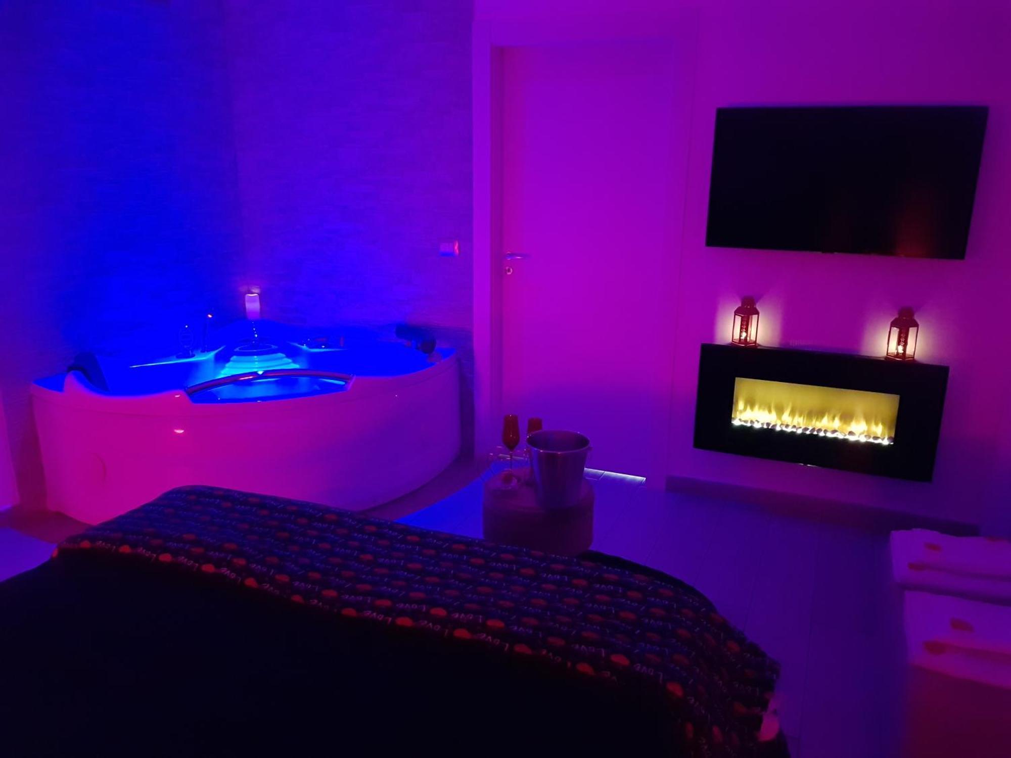 シラクーサ Momenti E Wellnessヴィラ エクステリア 写真